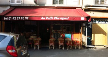 Au Petit Chavignol Au Petit Chavignol, bistrot à vins de la rue de Tocqueville - Paris 17