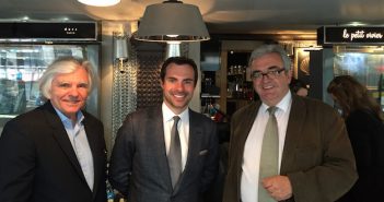 Les Dorr, nouveaux Maîtres-Restaurateurs Parisiens Willy et Garry Dorr avec Francis Attrazic au Bar à Huîtres de Montparnasse.