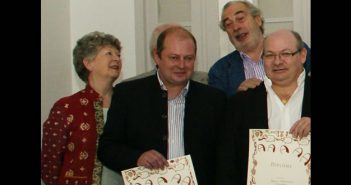Jacqueline Ury s’en est allée Jacqueline Ury à Chablis avec Marc Meneau lors d'une journée "5A" de juin 2012