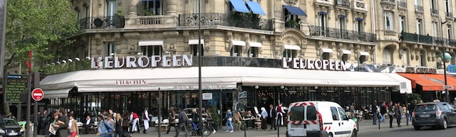 Européen face à la Gare de Lyon