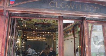 Au clown bar