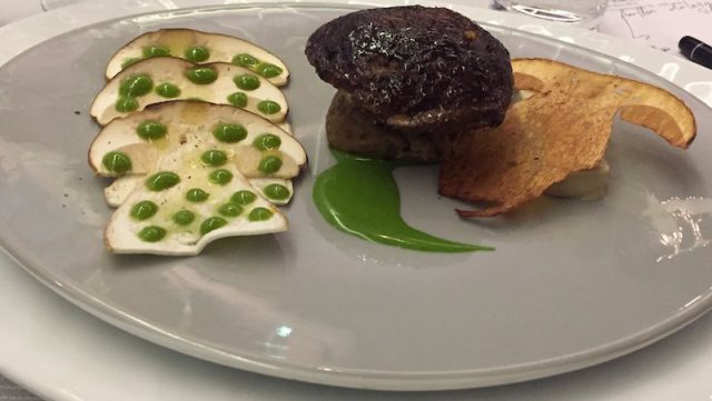 Le cèpe d'émotion du père Dutournier...mariné à cru, le pied en petit pâté chaud, le chapeau poêlé, en pulpe mousseuse et séché