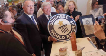 Le plus grand plateau de fromages dans un restaurant au Monde est français