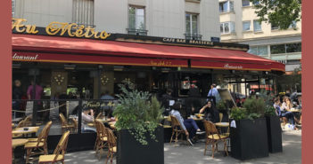 Au Métro, place Félix Eboué